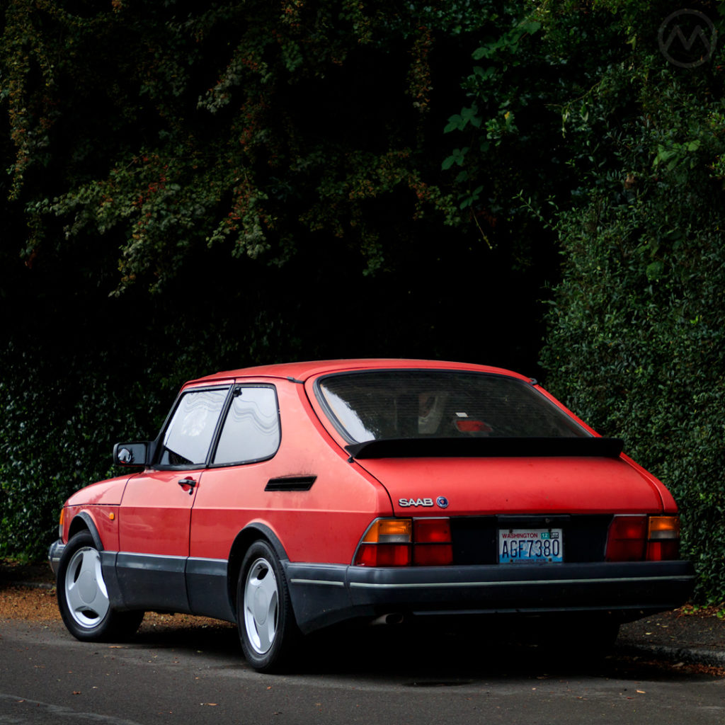 Saab 900 i