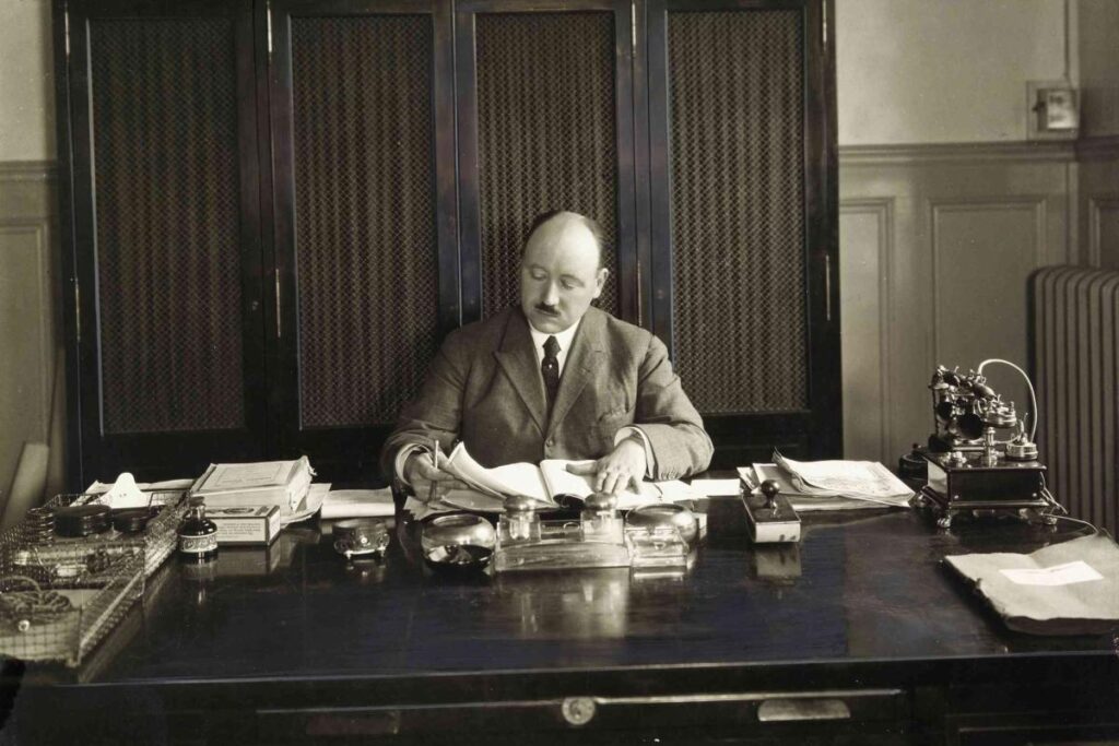 Marc Birkigt in his office in the 1930s (Photo: SAFRAN)