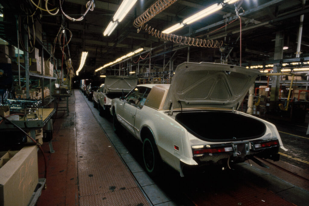 General Motors Linden Assembly, Circa 1980. Photographer: Bernard Gotfryd