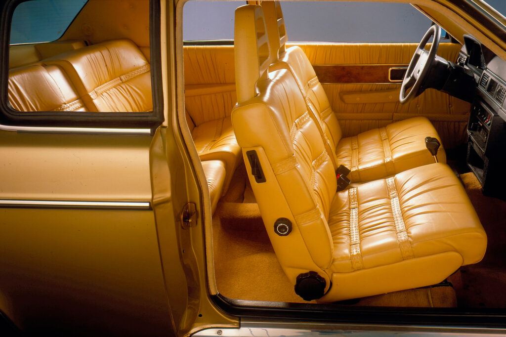1979 Volvo 262C Interior